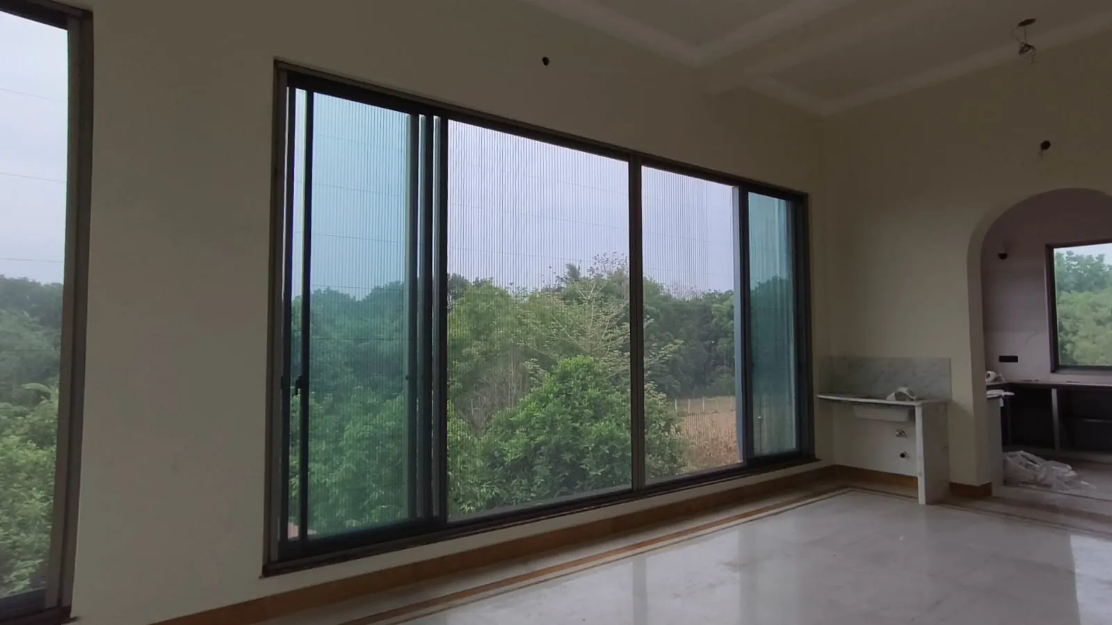Slim profile glass doors installation