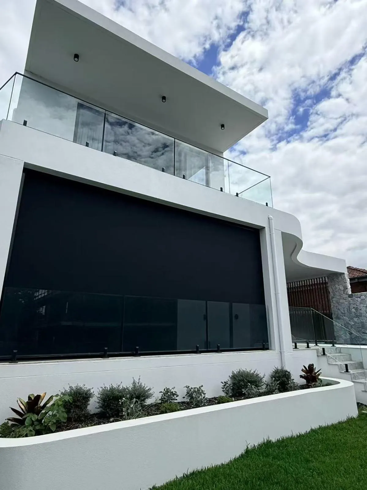 Motorized zip screen mesh system